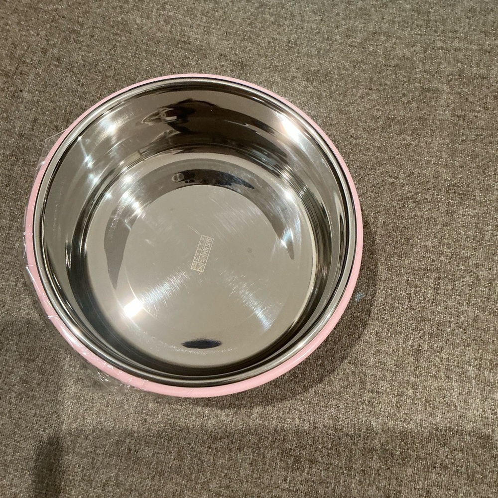 Sanrio Hello Kitty Stainless Steel Pink Bowl with Lid and Mini Spoons - Picture 8 of 11